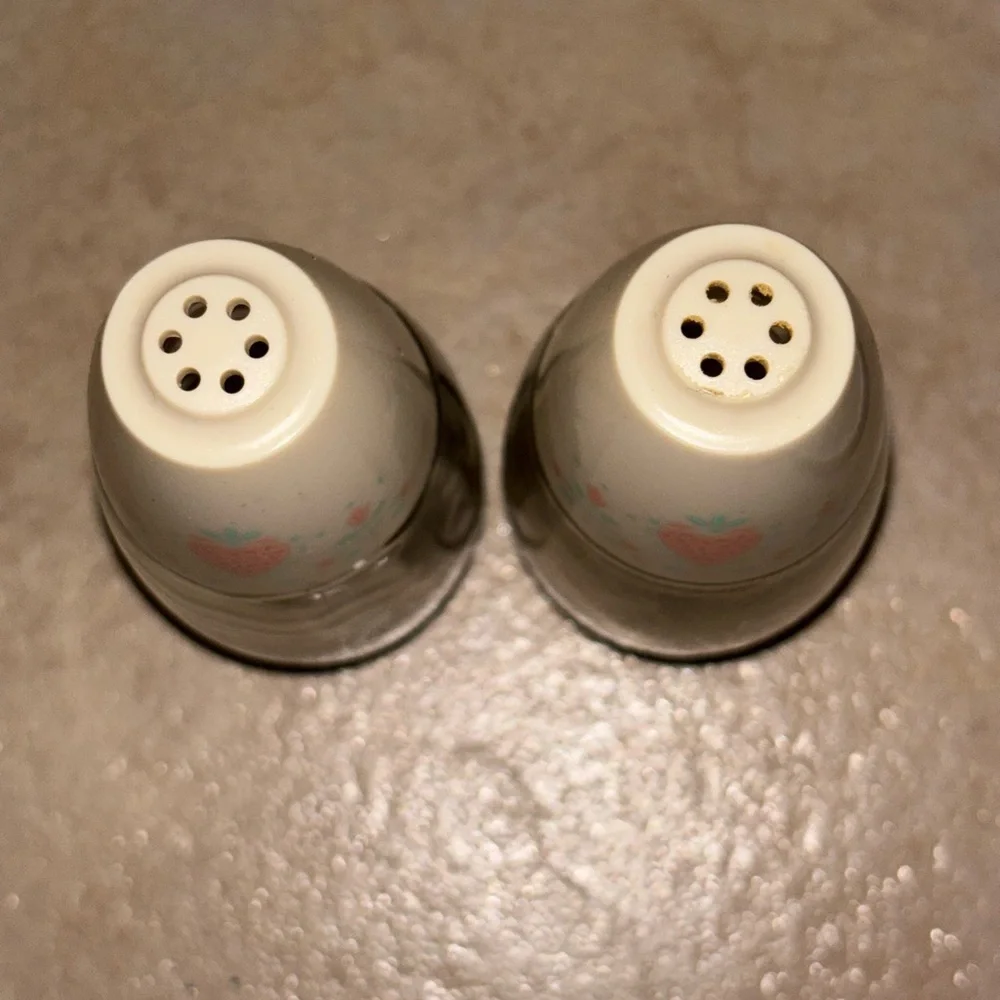 Forever Yours Glassware Pepper Shaker & Lid by Corning Corelle